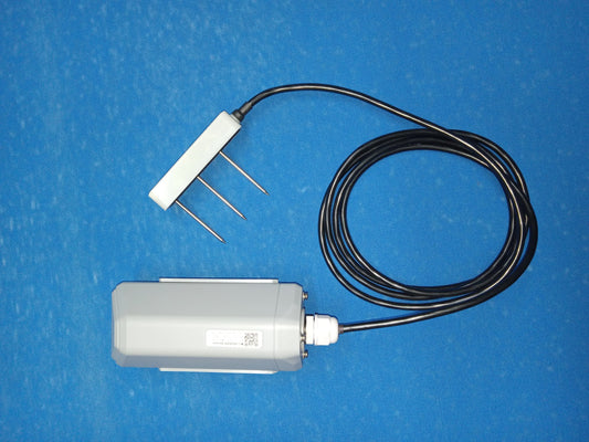 SenseCAP S-2108 wireless sensor measuring VWC, temperature, and pore water EC in substrate